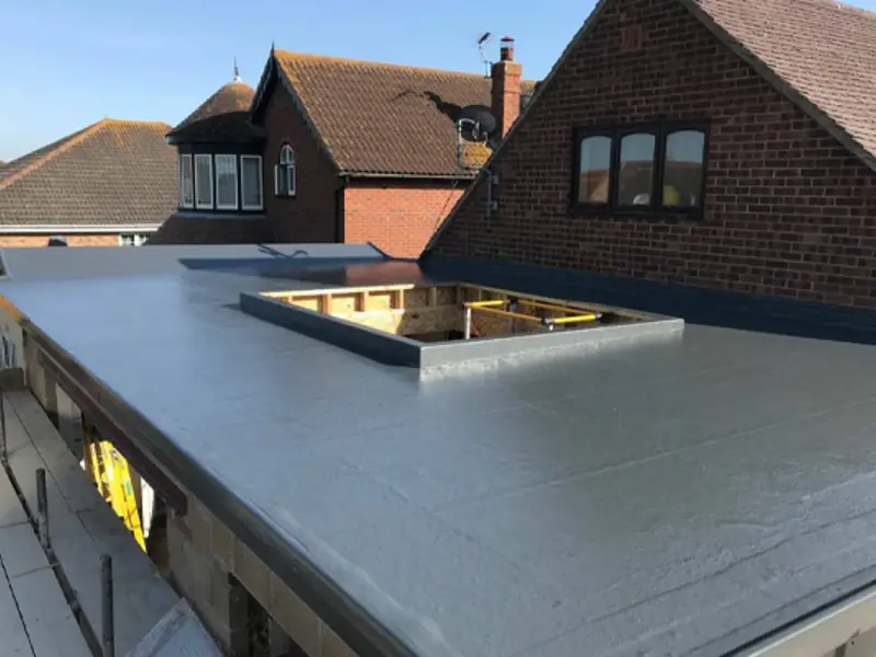 Flat roof with a new roof lantern opening